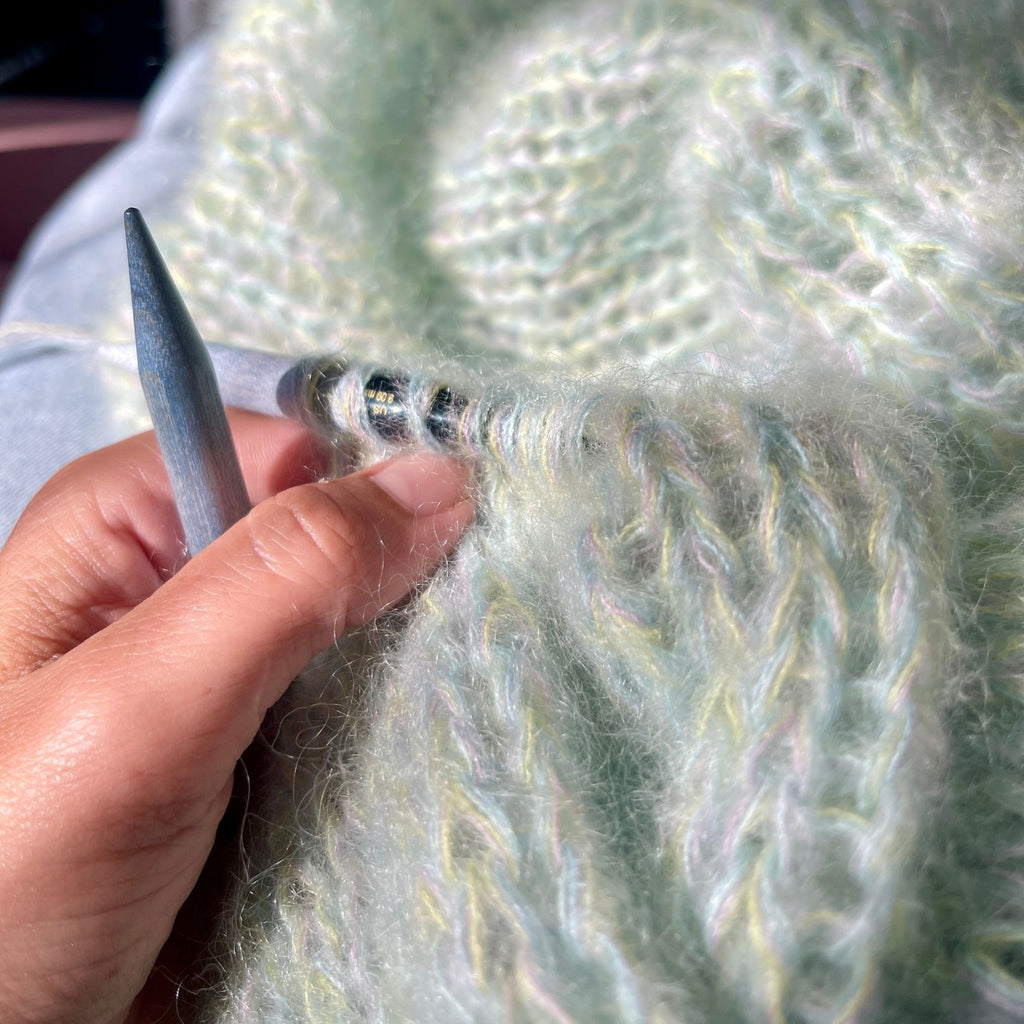 Strikk ditt første skjerf sammen med Hege i Happy Hals nybegynnerkurs